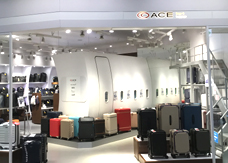 写真:エース バッグス&ラゲージ ららぽーとEXPOCITY店
