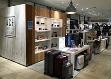 写真:エース バッグス&ラゲージ タカシマヤゲートタワーモール店